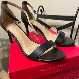 Kelly & Katie Kirstie Sandals